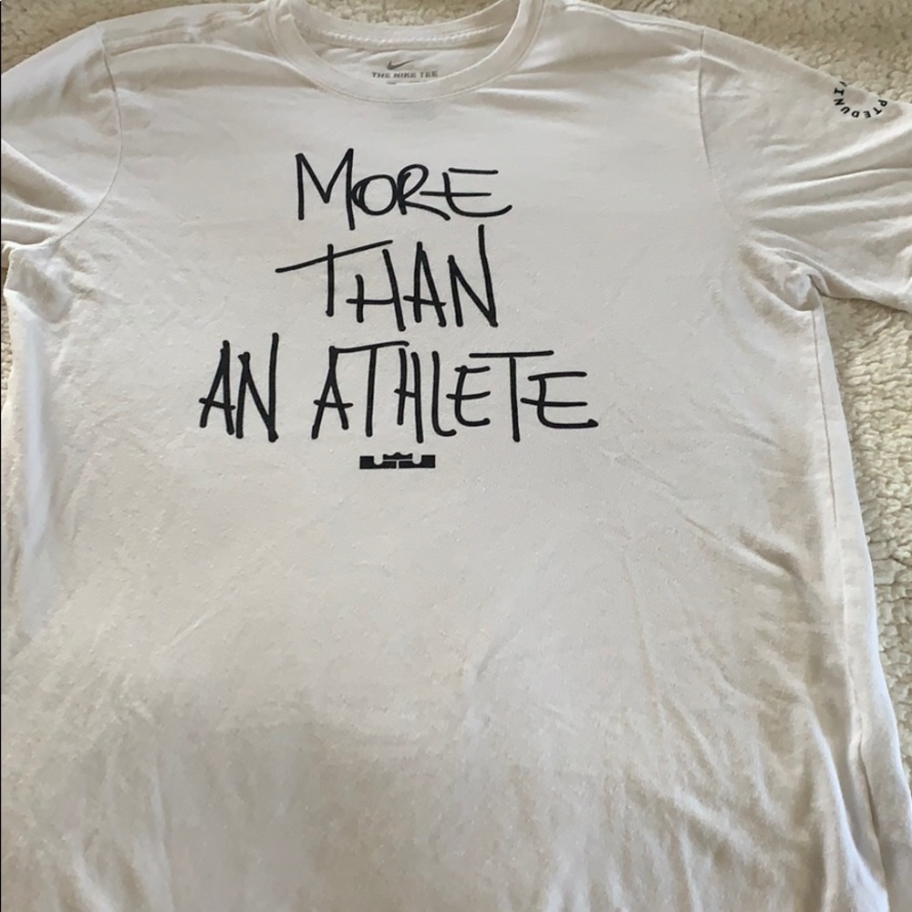 3 Nike T-shirts gently worn - Picture 1 of 5